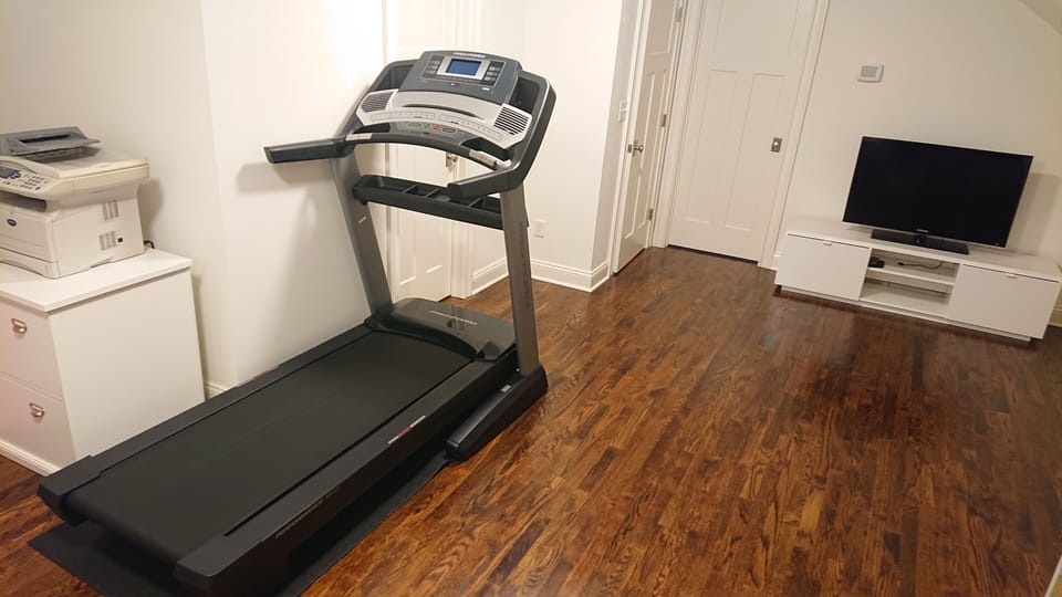 3rd Flr Common Area with Treadmill & TV