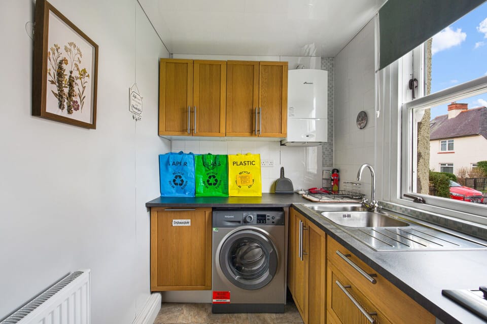 Kitchen - washing machine, dishwasher
