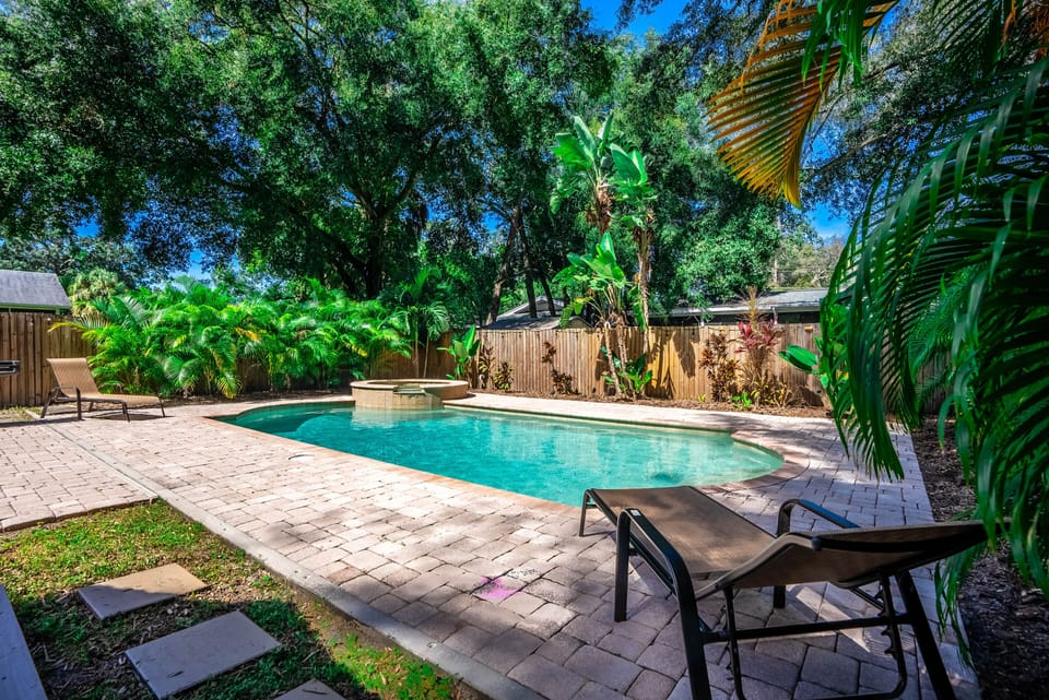 Relaxing Heated Pool and Spa