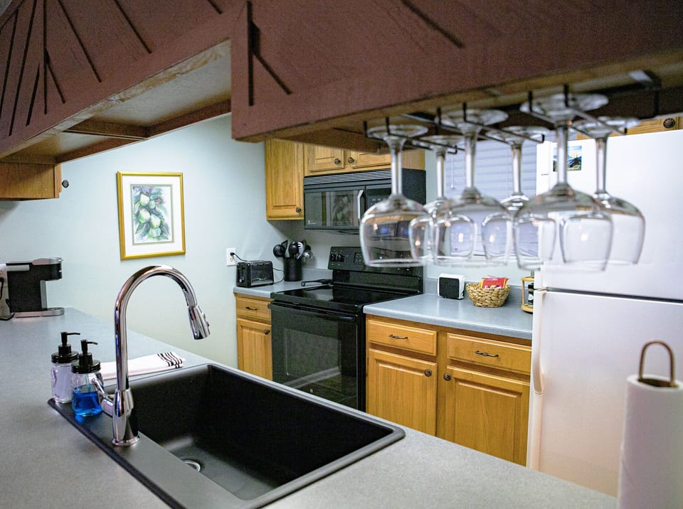 Fully equipped kitchen.