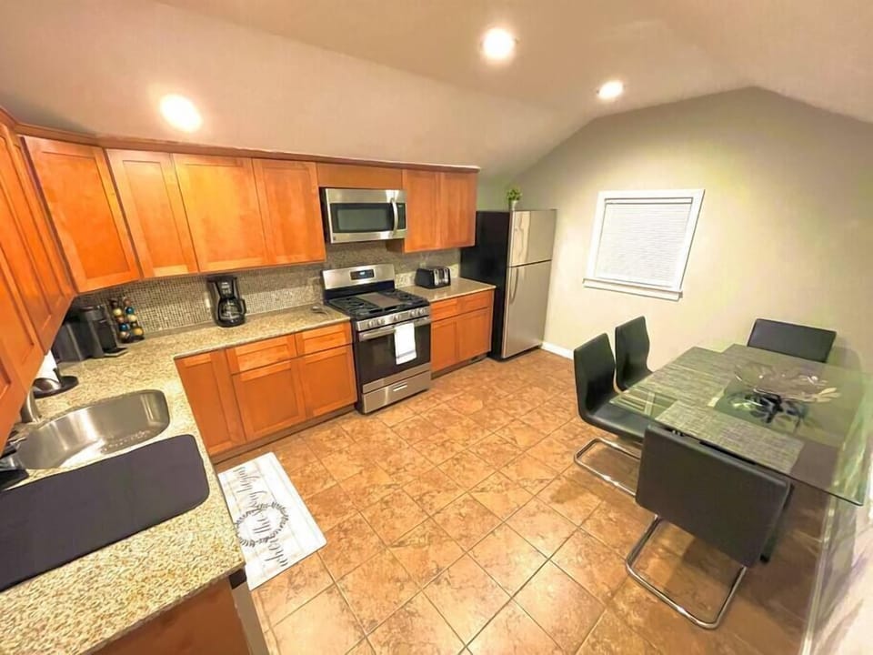 Kitchen (1)