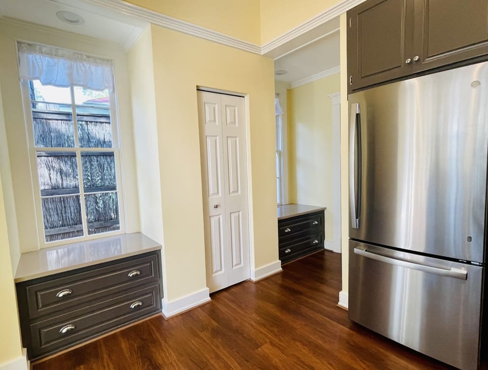 Relax in the Kitchen window seat while the Chef prepares dinner.