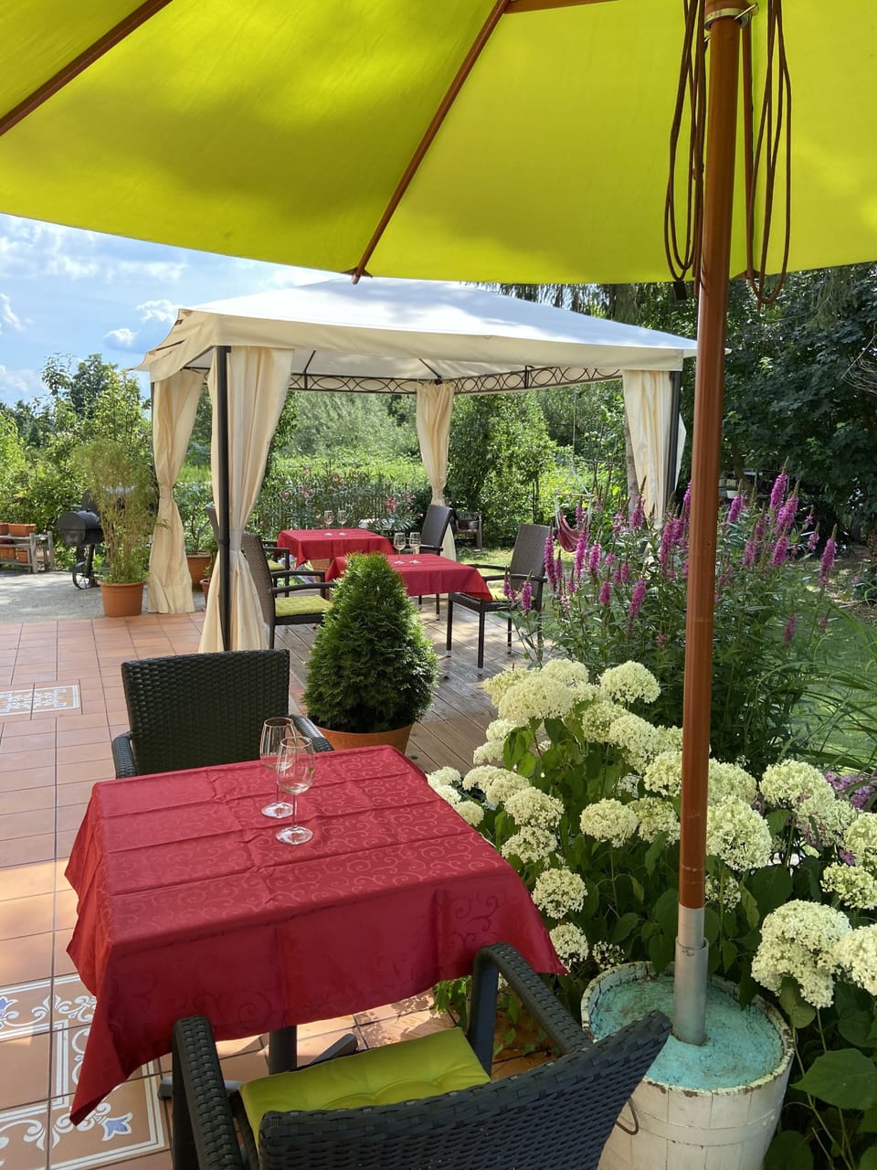 Outdoor dining