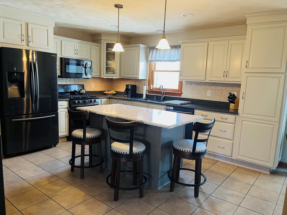 Kitchen with Large Island 