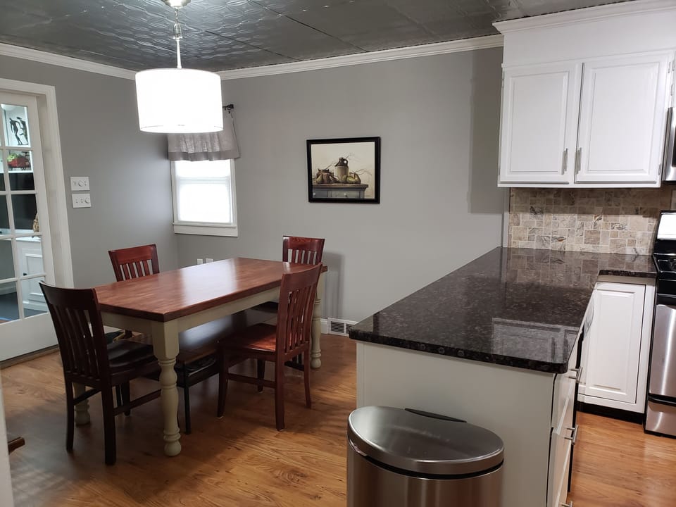 Eat In Kitchen area