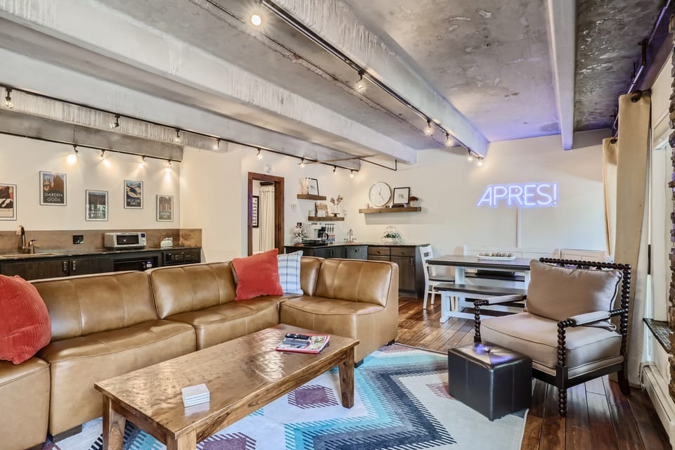 New Sectional, Coffee Bar & Dining Banquet