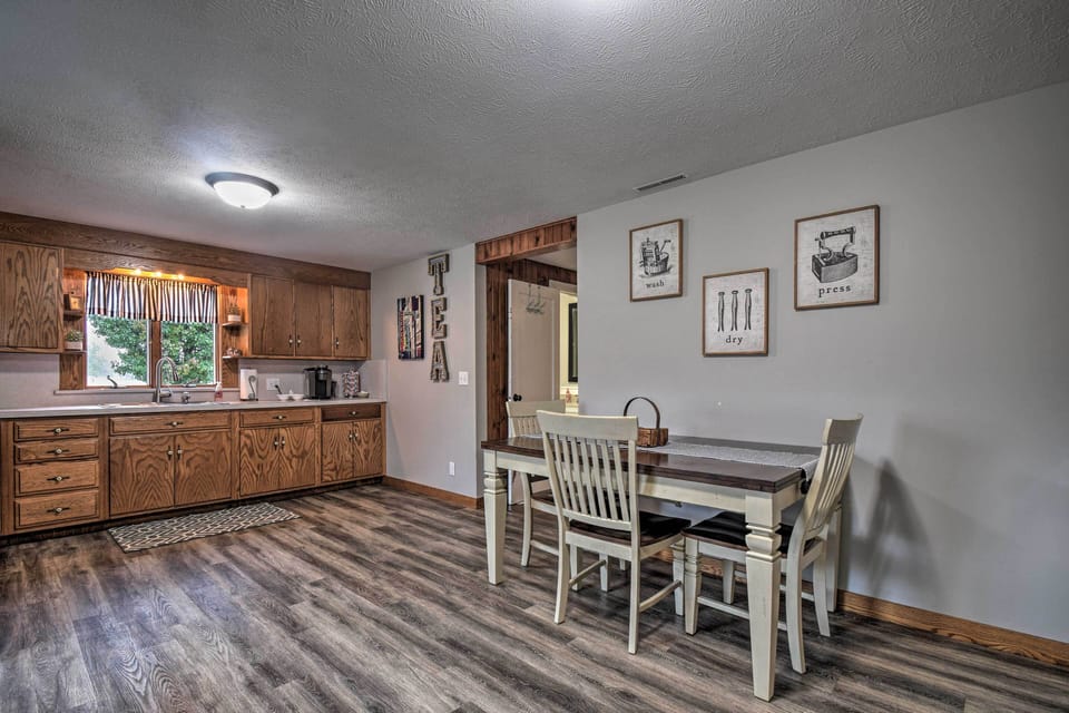 Kitchen | Trash Bags/Paper Towels | Dining Table