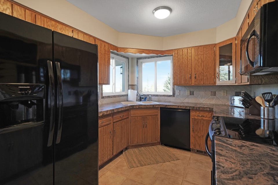 Fully Stocked Kitchen