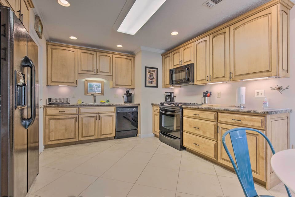 Kitchen | Fully Equipped