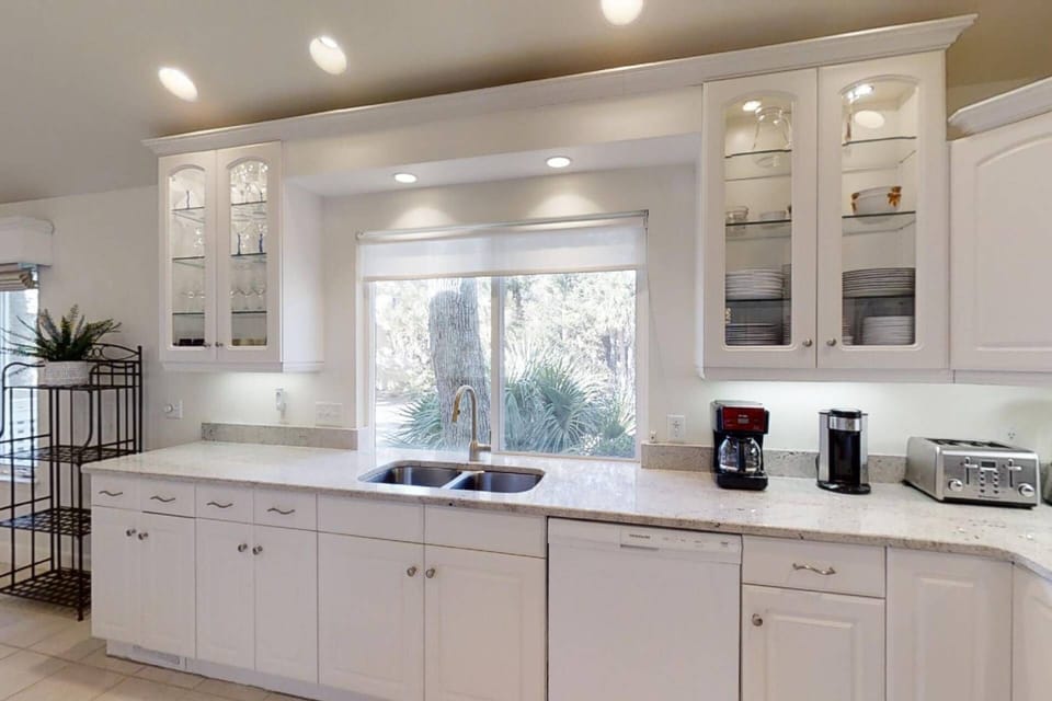 Clean and Bright Kitchen