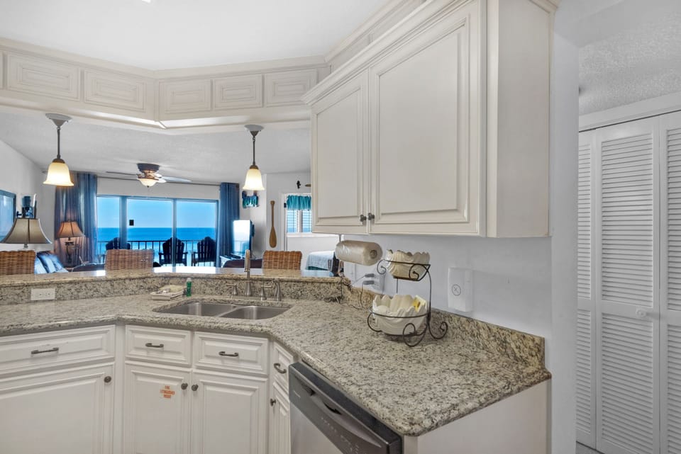 Plenty of counter space in the kitchen