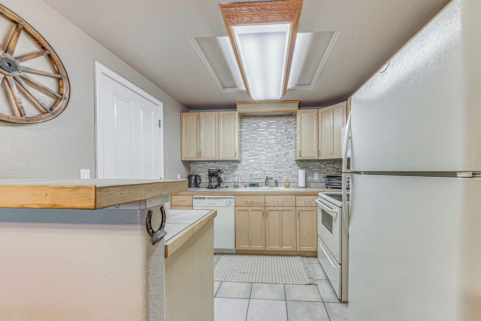 Kitchen | Main Level | Drip Coffee Maker | Dishwasher