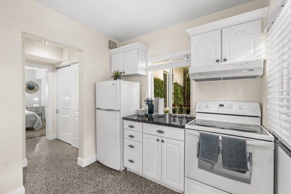 To complete the package, the pool house also has its own kitchen. While not as large and well-equipped as the one in the main building, it is more than adequate!