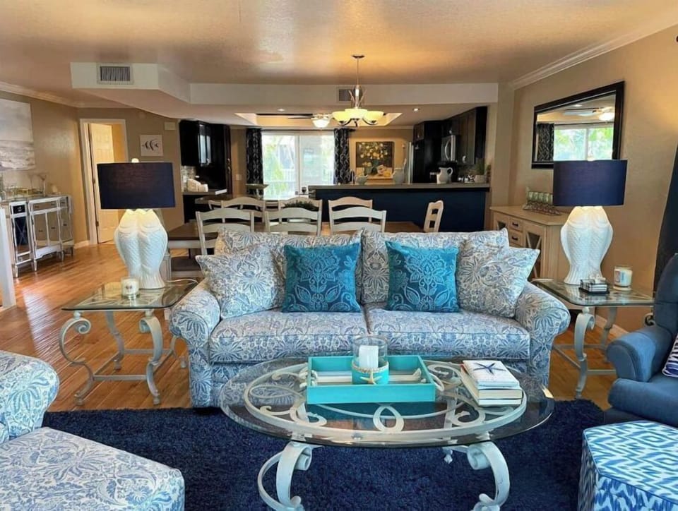 Tierra Palms awaits you!