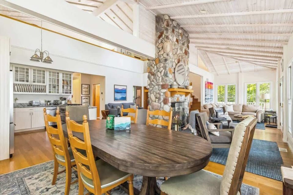 Dine, laugh, and lounge in this sun-filled, designer space.