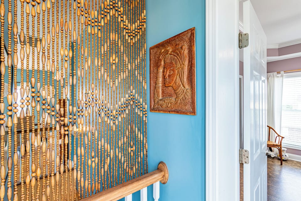 Top floor hallway to queen bedroom ensuite 