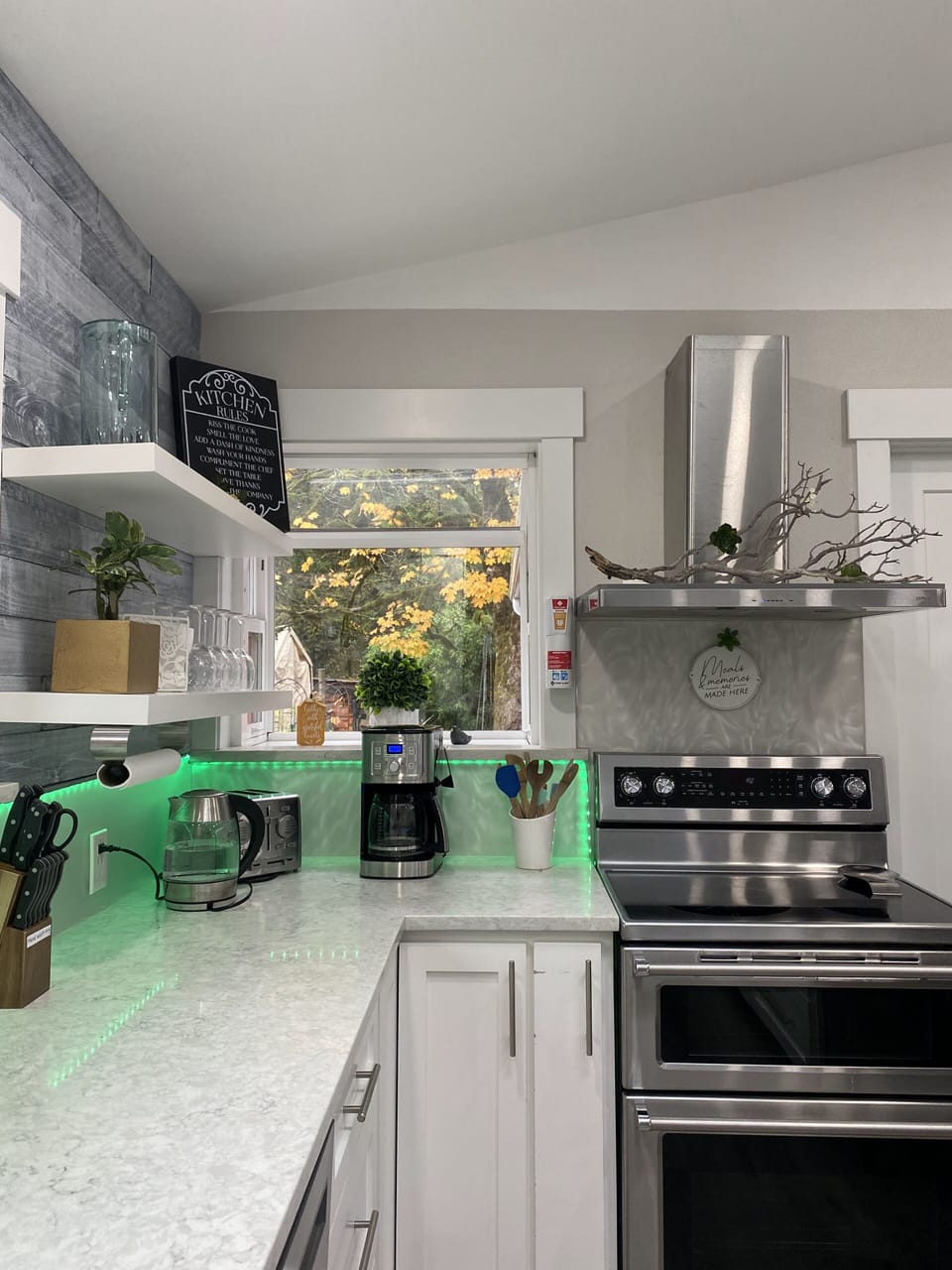 Coffee maker, kettle, double oven...