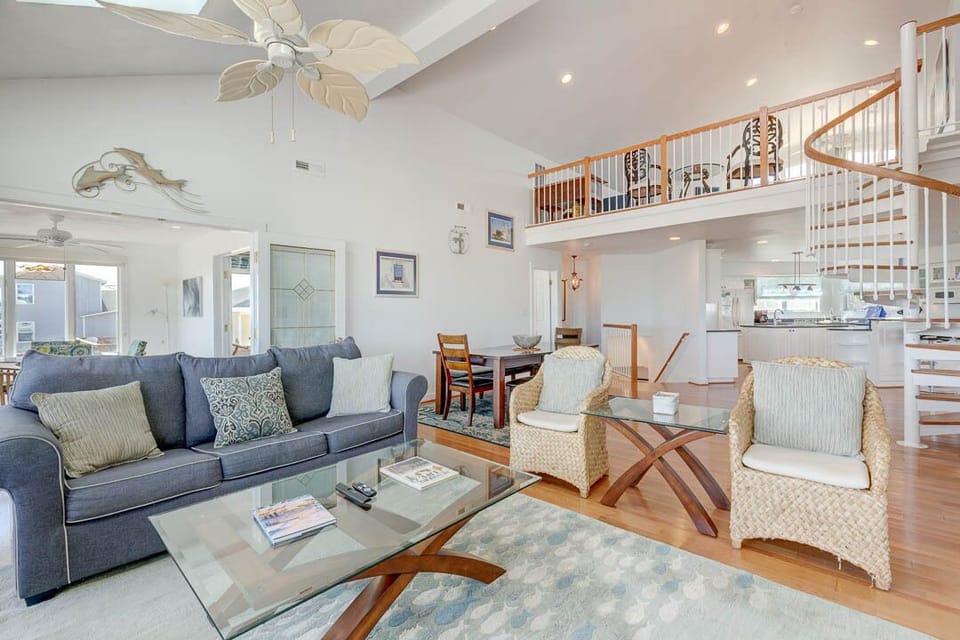 Mid-Level Living Room