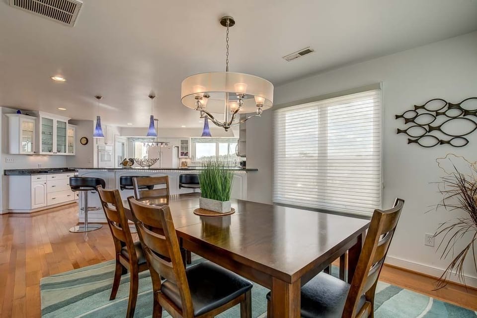 Mid-Level Dining Table seats 6