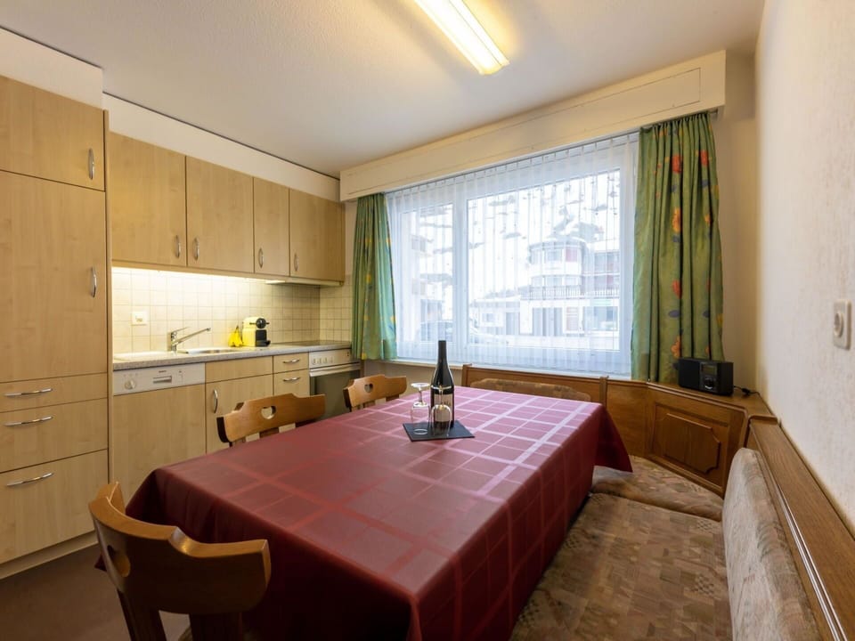 Property, Furniture, Cabinetry, Building, Table, Interior Design, Wood, Window, Comfort