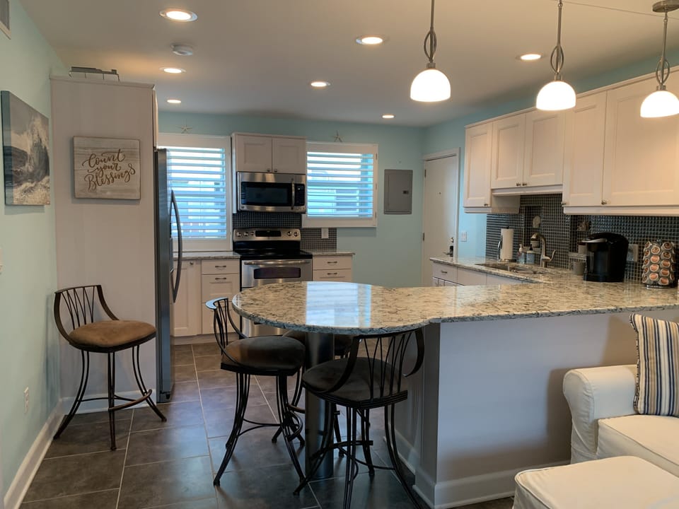 Kitchen island with seating for 4.