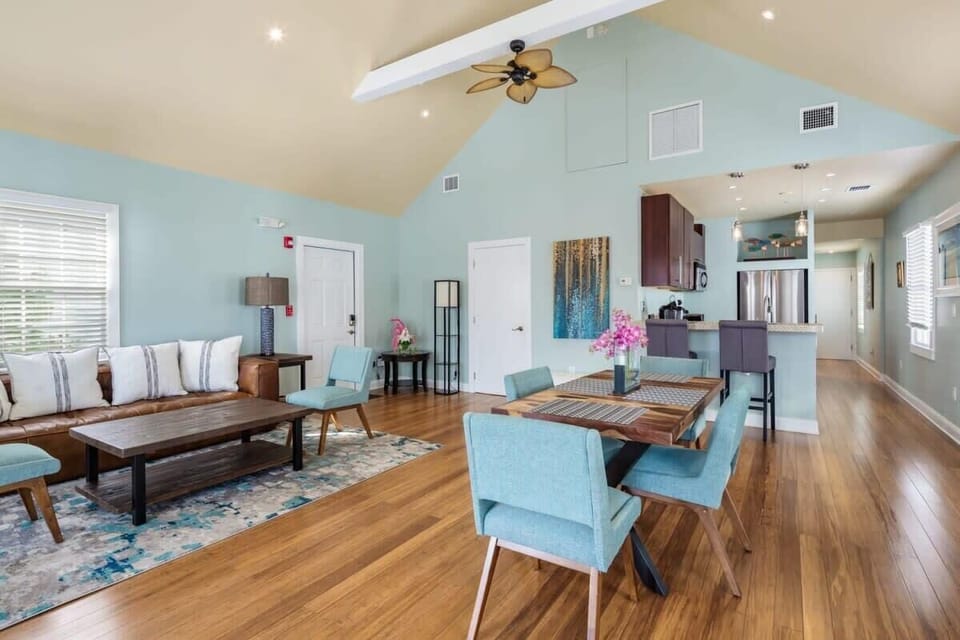 Dining Table - Seating for 4