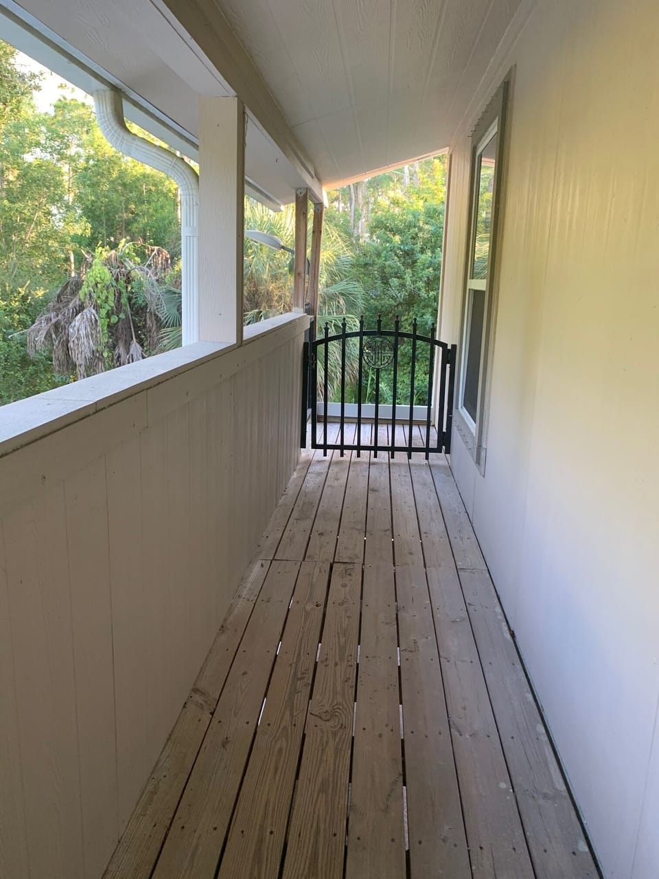 Top balcony/walkway
