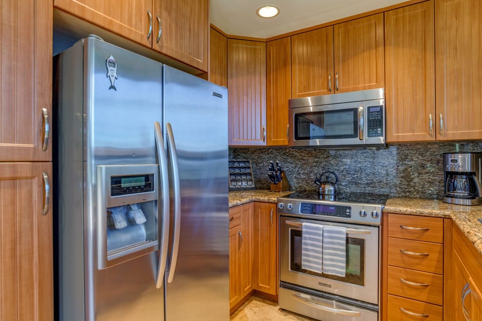 Full size stainless steel appliances