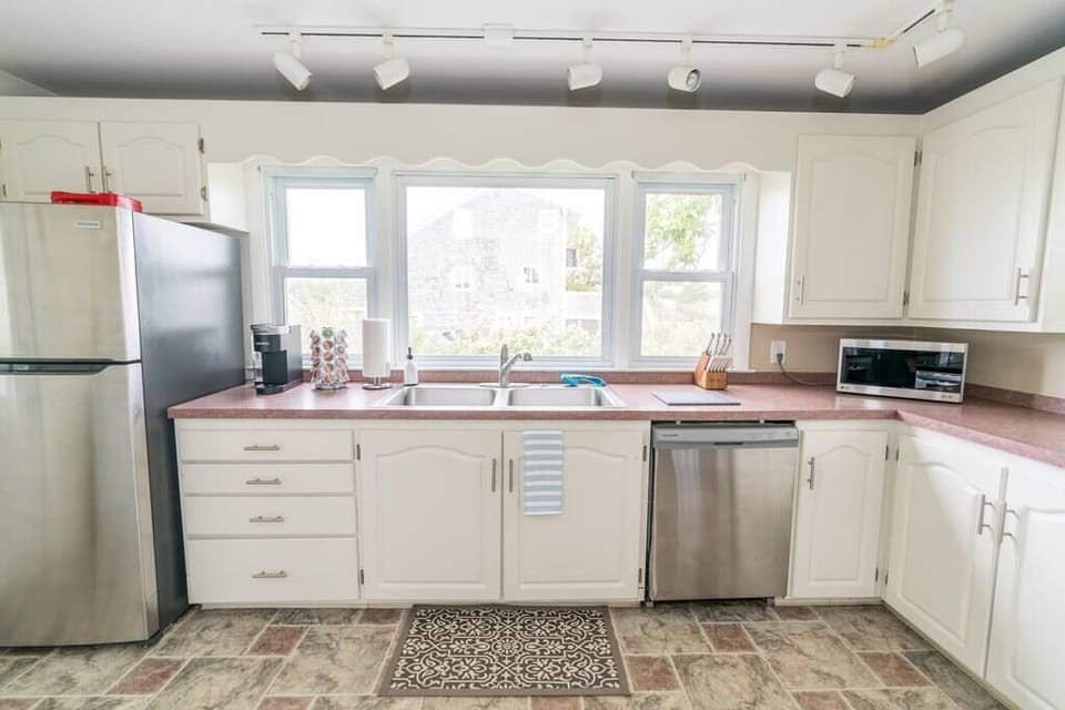 Front angle of kitchen