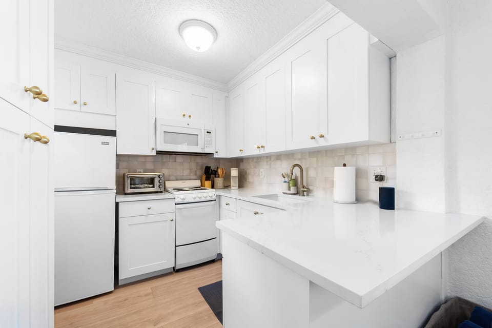 Full Kitchen 