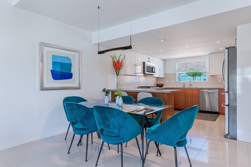 Swanky dining area for 6