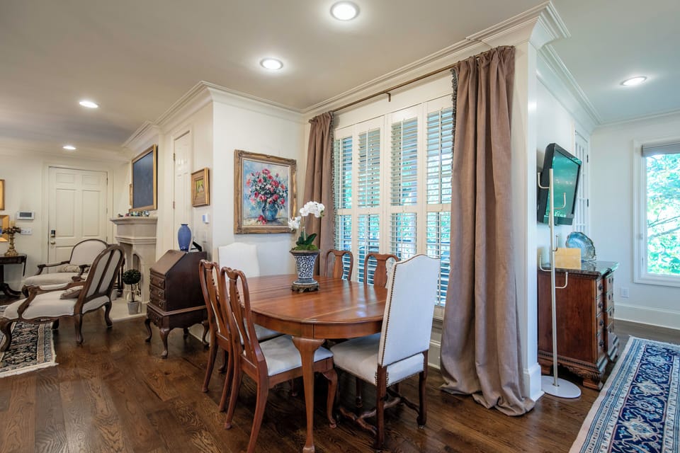 Kitchen table 