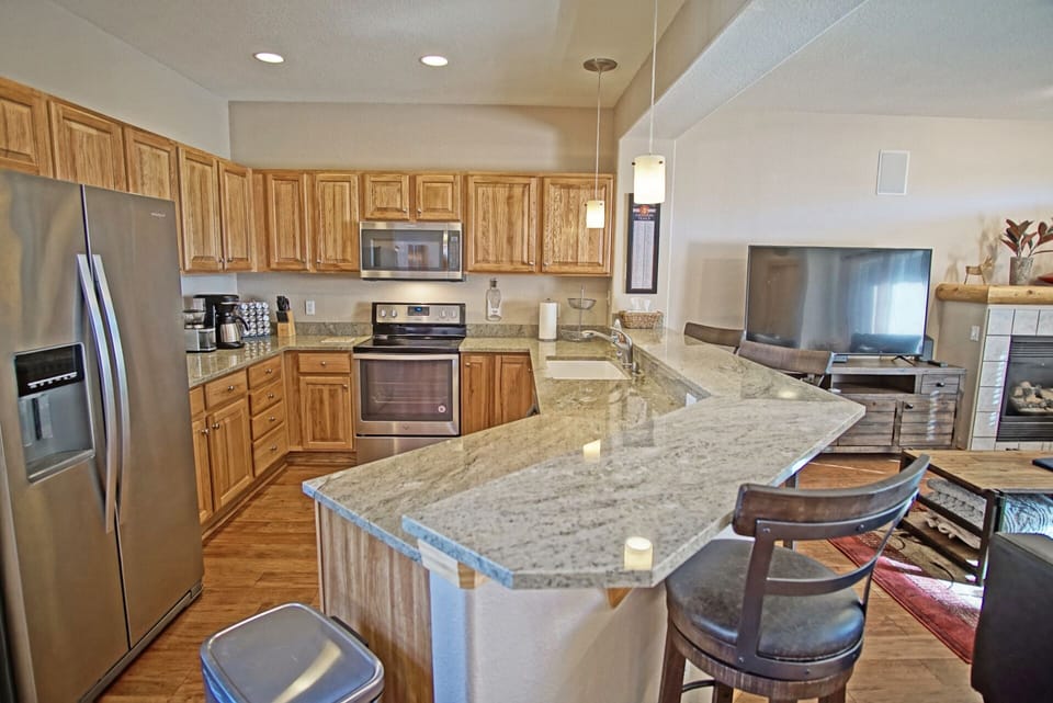 Granite Counters, Stainless Steel Appliances