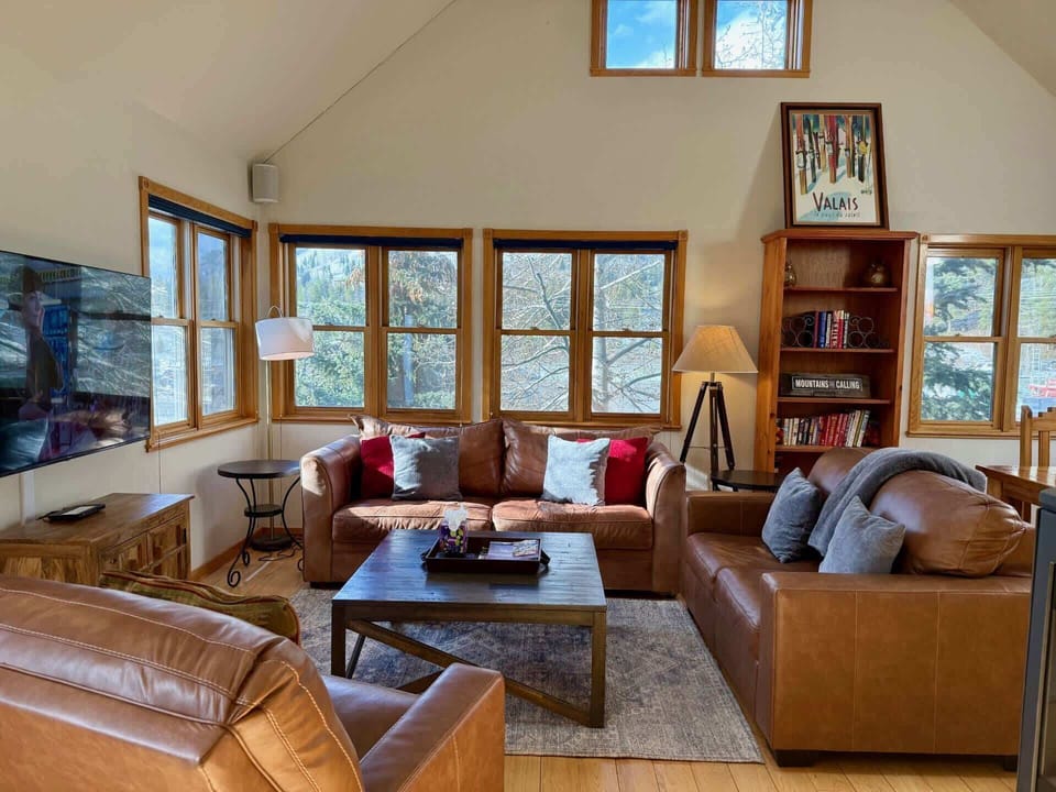 Living room, new smart TV