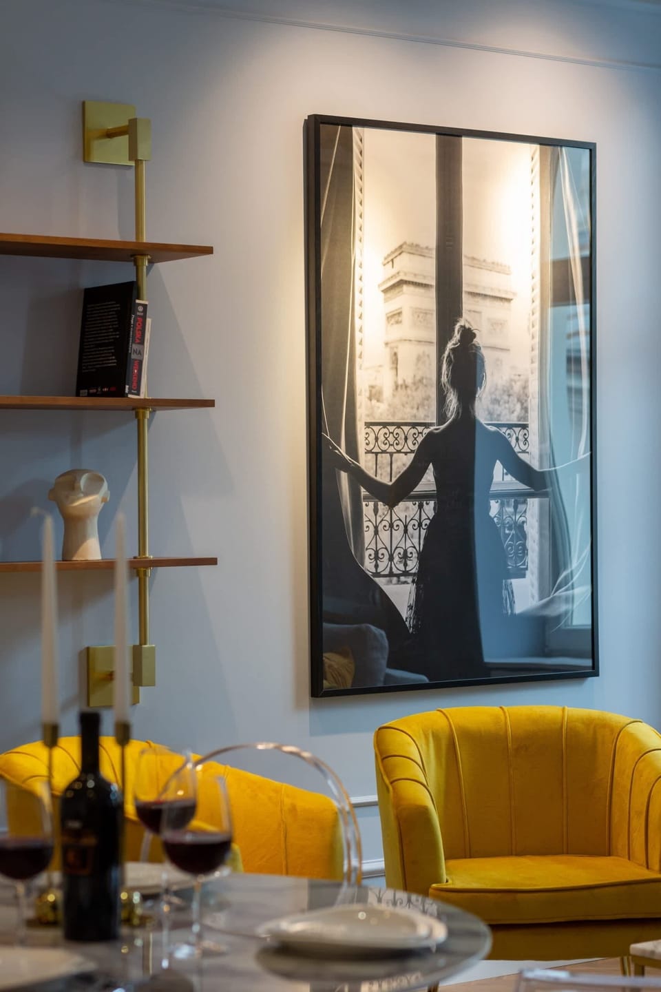 Decorative details/armchairs.