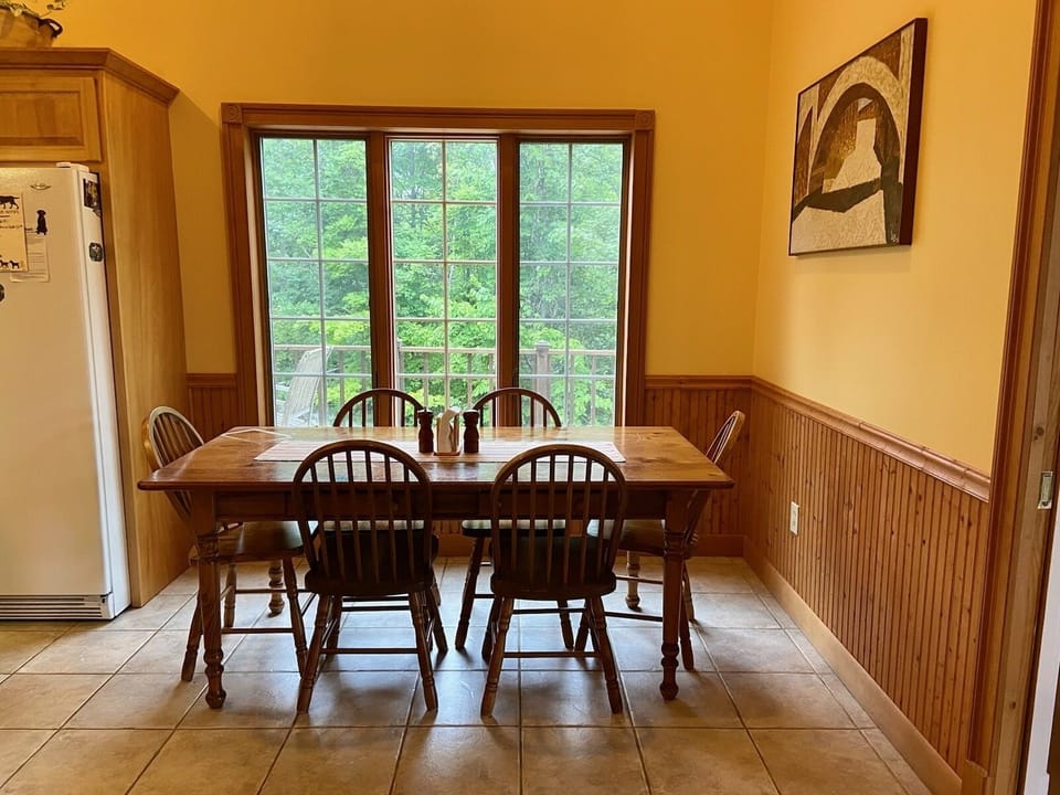 Kitchen - Breakfast table