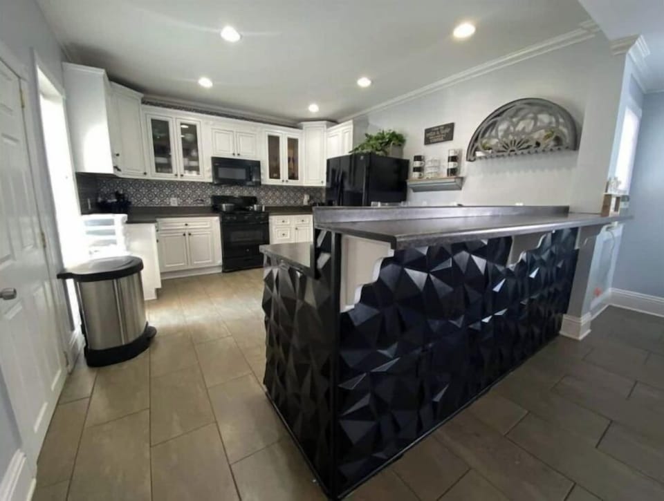 Fully equipped kitchen. 