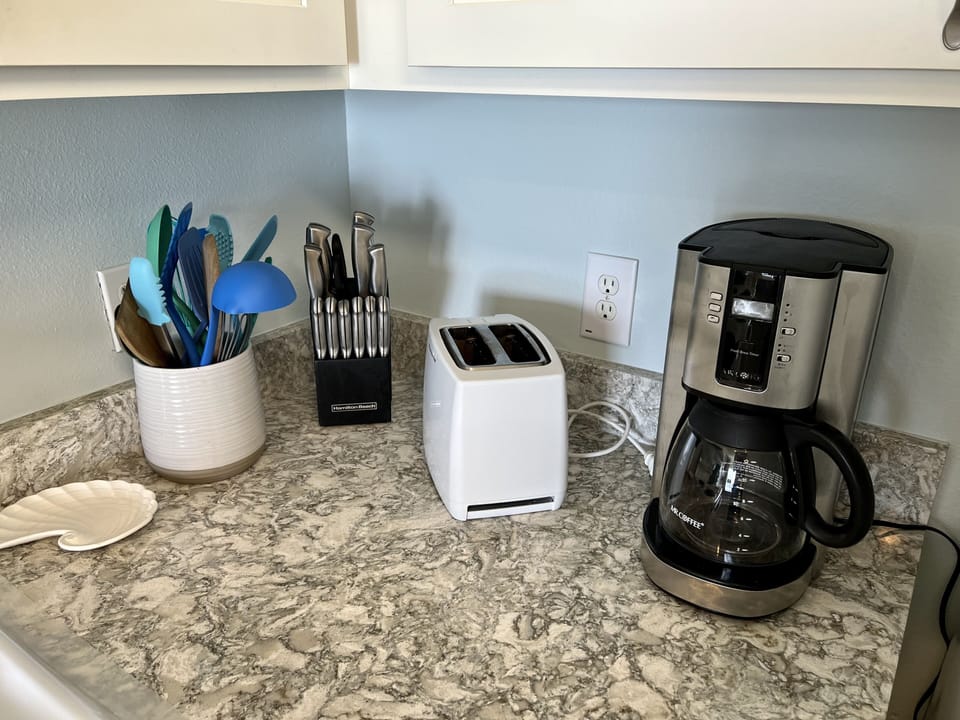 Everything you need to create meals in this kitchen.