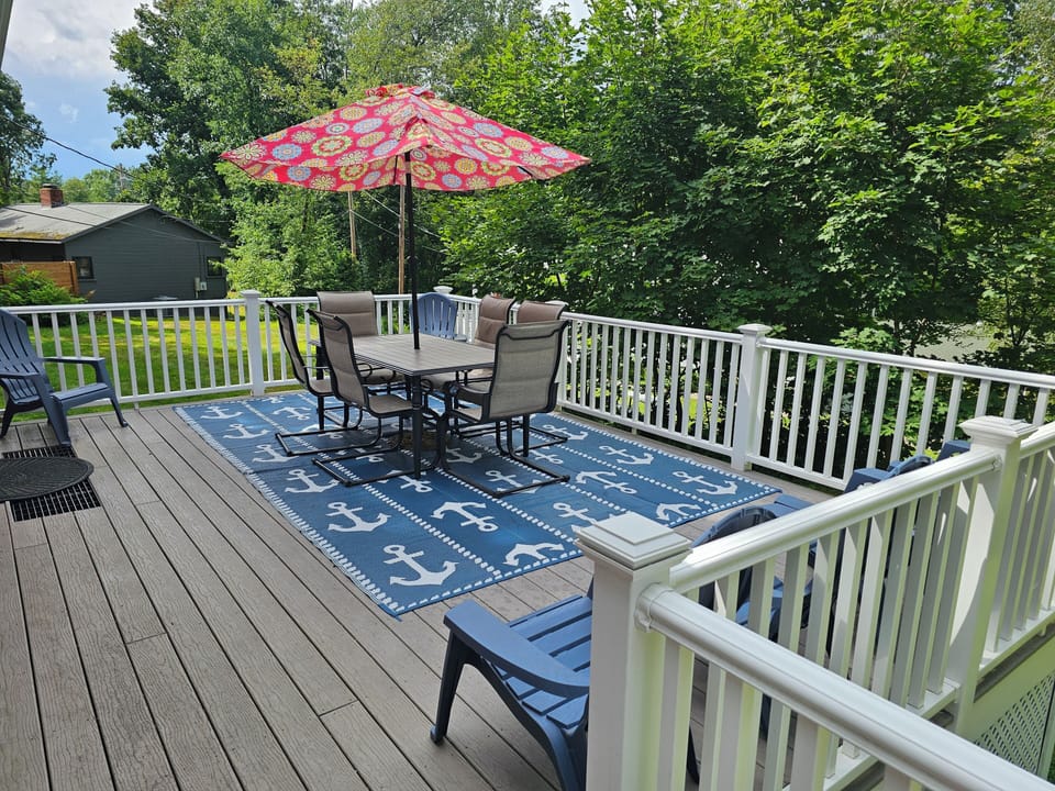 large deck (seasonal)