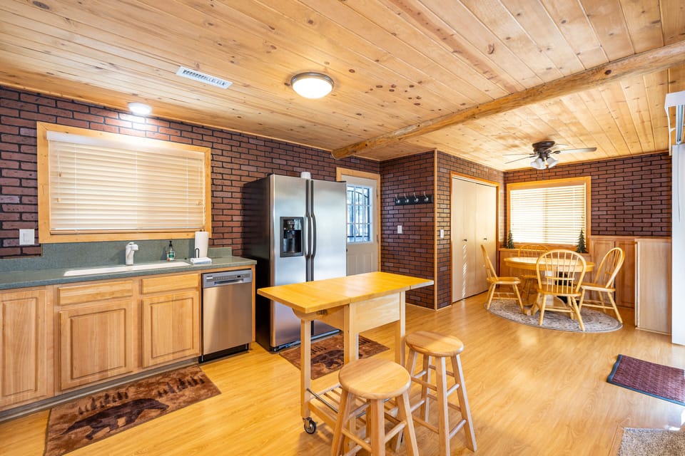 Kitchen and dining area



