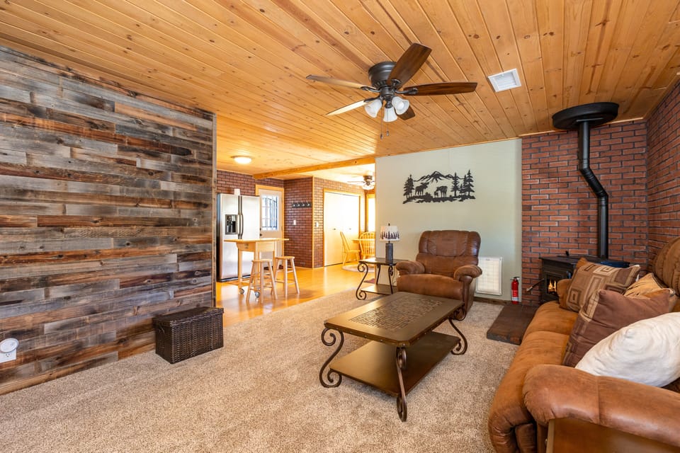 Living room
