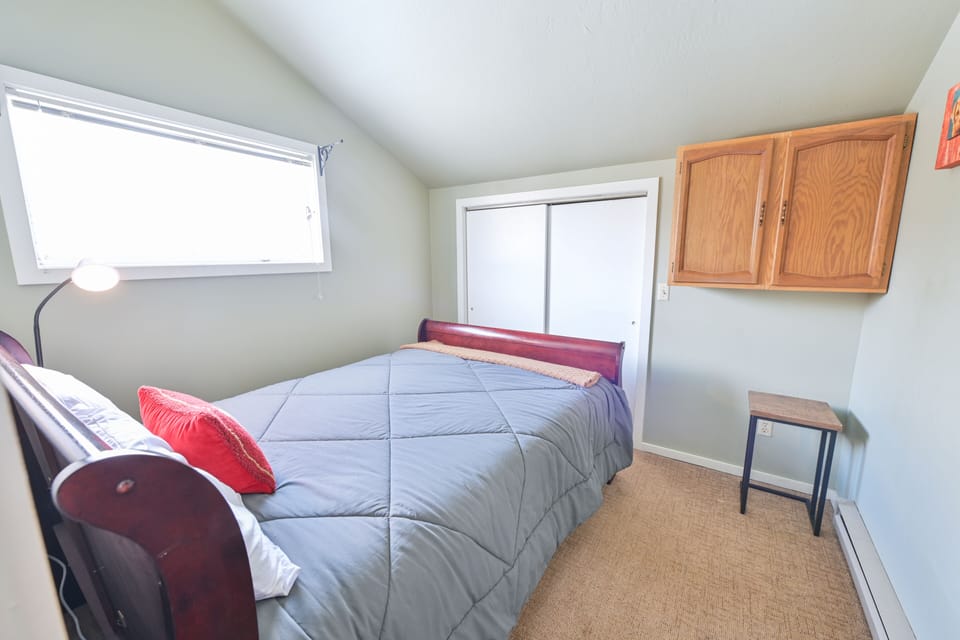 Queen bedroom upstairs