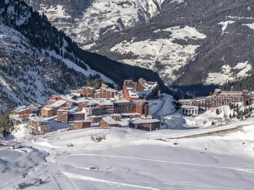 Region [winter] (>5 km)