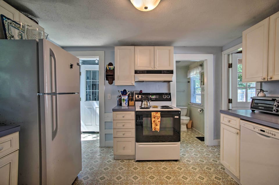 Kitchen | Fully Equipped