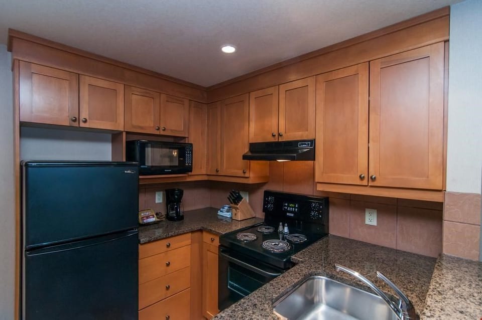 The chef of the group will enjoy this modern, open-plan kitchen.