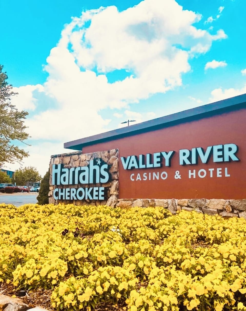 Expanded casino 20 minutes away!