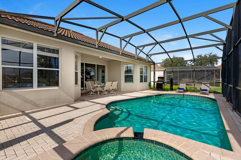 private pool/spa