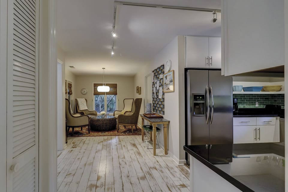 Kitchen leads to nook