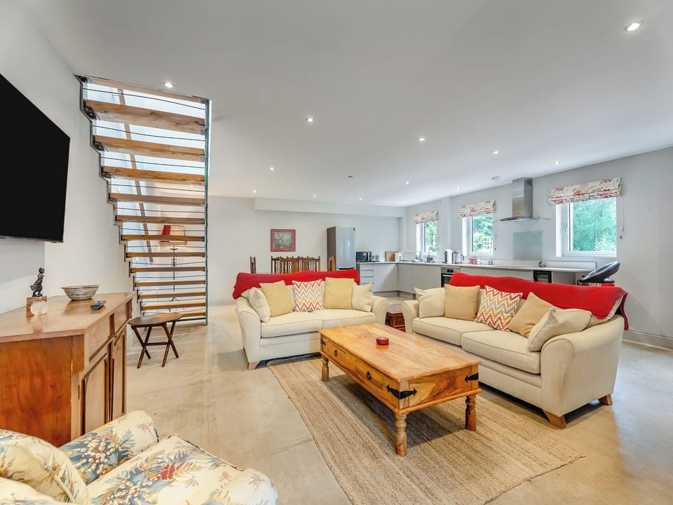 Open plan living space | Ash Hill - Midgham Farm, Ringwood