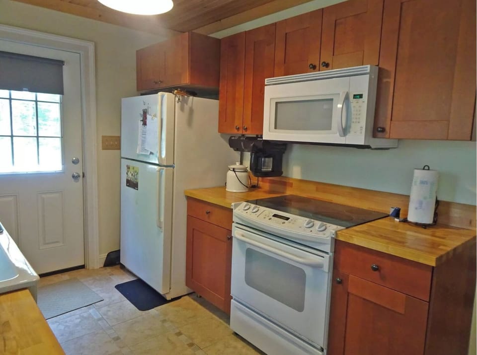 Downstairs kitchen 